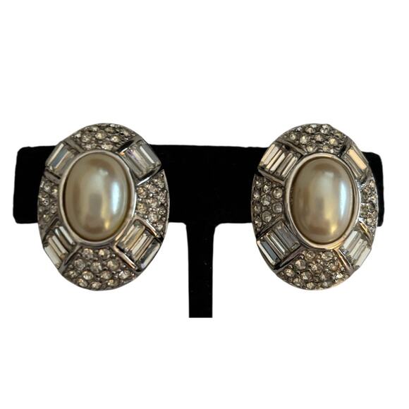St. John Rhinestone Faux Pearl Oval Clip On Earrings Statement Signed Vintage - Picture 2 of 9